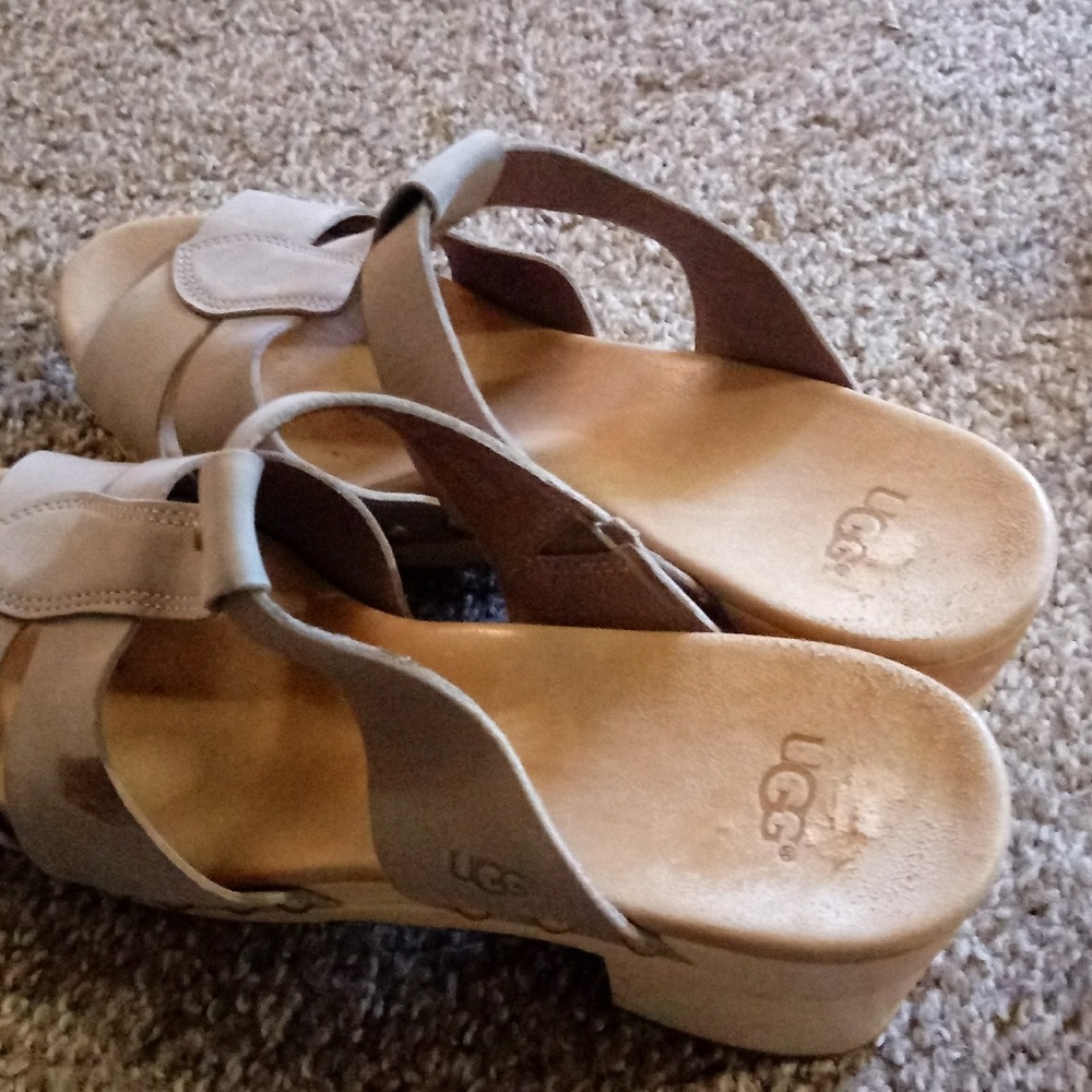 Ugg Sandles